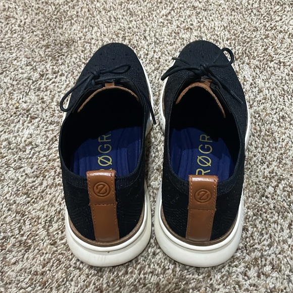 Black men’s dress shoes. - Picture 4 of 4